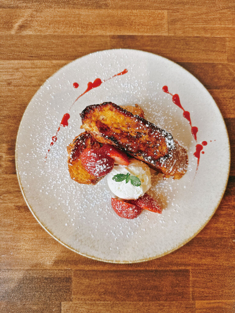 THE TERRACE 光の道 いちごフレンチトースト