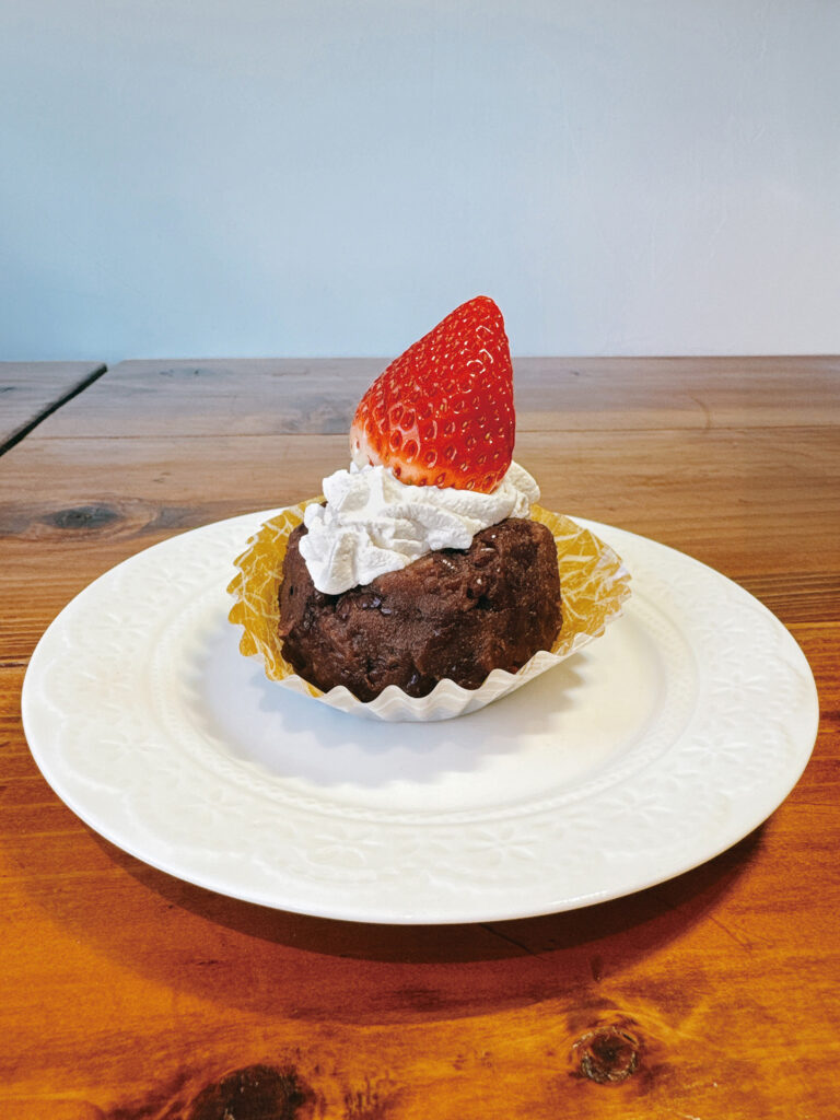 なちゅらるまんぷくや　光の道 いちごの玄米おはぎ