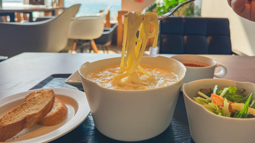ザテラス 福津 カフェ ランチ 白いめんたいパスタ